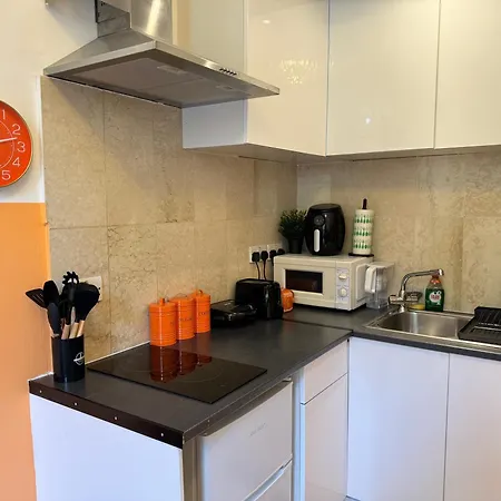 Central, Compact And Fashion Flat For 4 People With Breakfast In Kensington Zone 1 Apartment