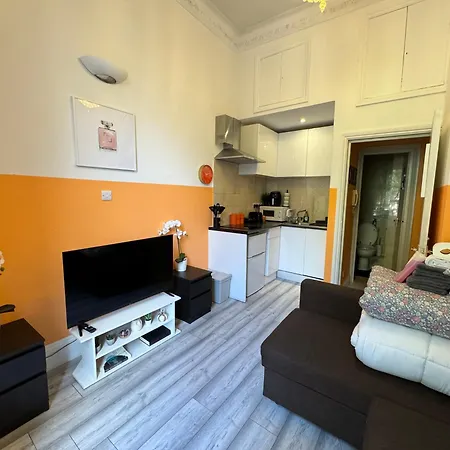 Central, Compact And Fashion Flat For 4 People With Breakfast In Kensington Zone 1