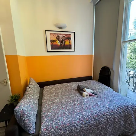 Central, Compact And Fashion Flat For 4 People With Breakfast In Kensington Zone 1 Appartamento Londra