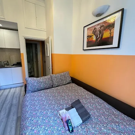 Central, Compact And Fashion Flat For 4 People With Breakfast In Kensington Zone 1 Appartamento