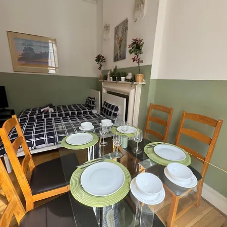 Apartment And Affordable Flat For 6 People In Zone 1 - Baker Street - With Breakfast Included