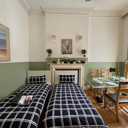 And Affordable Flat For 6 People In Zone 1 - Baker Street - With Breakfast Included