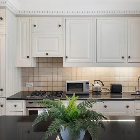 Stunning Knightsbridge 2bed Flat! Apartment