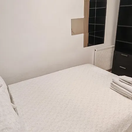 Two Bedroom In Paddington, Apartment