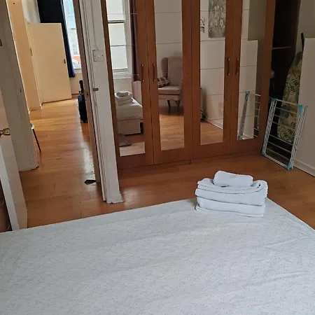 Two Bedroom In Paddington, Apartment