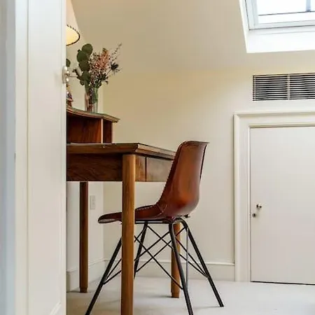 Hébergement de vacances Stunning Notting Hill 3 Bed With Air Con Londres