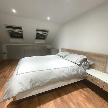 Spacious Private In Vibrant South London *