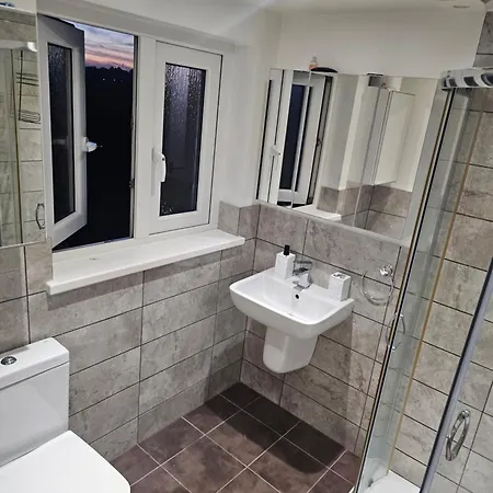 Spacious Private In Vibrant South London Thornton Heath