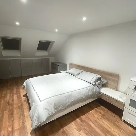 Spacious Private In Vibrant South London Homestay *