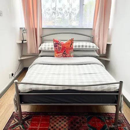 12 Penn Gardens- 2 Guest house