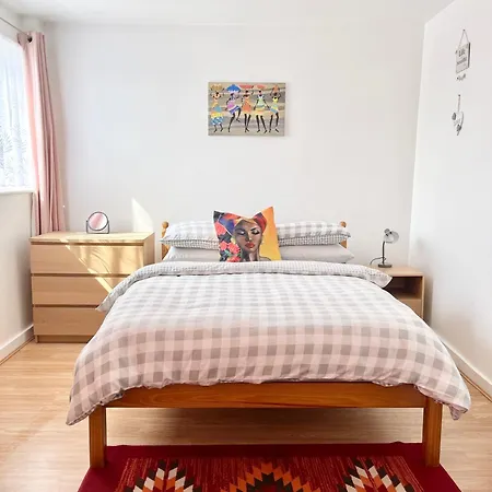 Guest house 12 Penn Gardens- 2 *