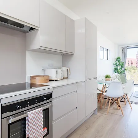Apartment Modern Flat Canary Wharf, Close To *