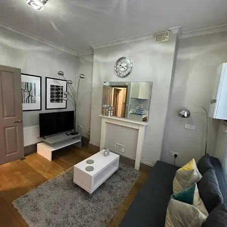 Sleep 4 In Heart Of Fitzrovia Near Oxford Cl6 *