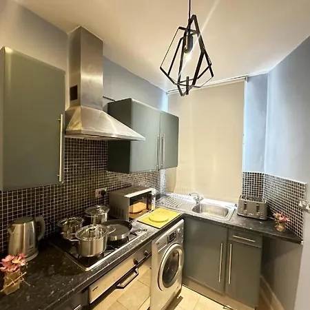 Three Bedroom Near Central Apartment