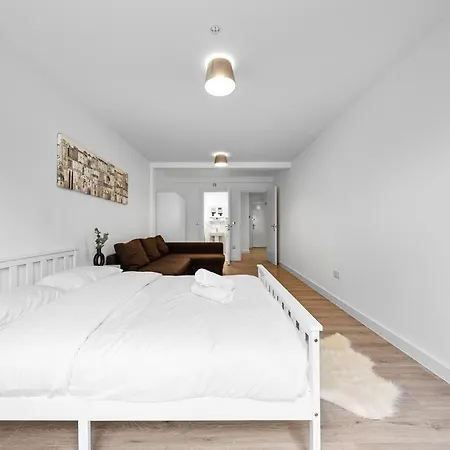 Spacious Sleep 14 - 1 Min From Tooting Station Mr3 *