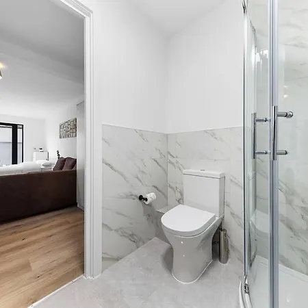 Spacious Sleep 14 - 1 Min From Tooting Station Mr3 Λονδίνο