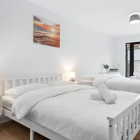 Spacious Sleep 14 - 1 Min From Tooting Station Mr3 伦敦