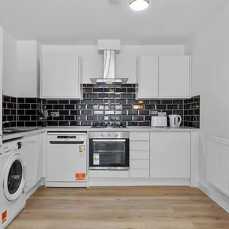 Spacious Sleep 14 - 1 Min From Tooting Station Mr3