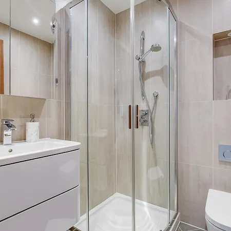 Apartment Chic 2br Haven Nestled In Vibrant Battersea *