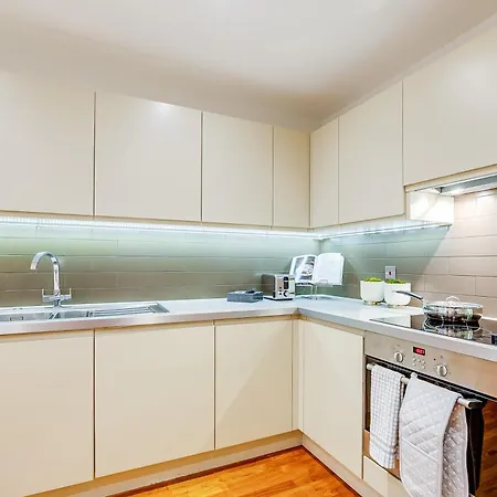 Apartment Chic 2br Haven Nestled In Vibrant Battersea *