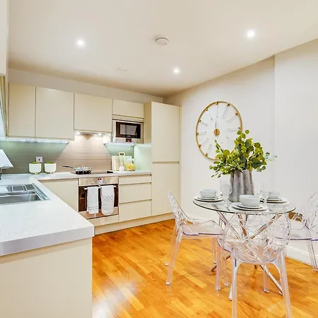 Apartment Chic 2br Haven Nestled In Vibrant Battersea London