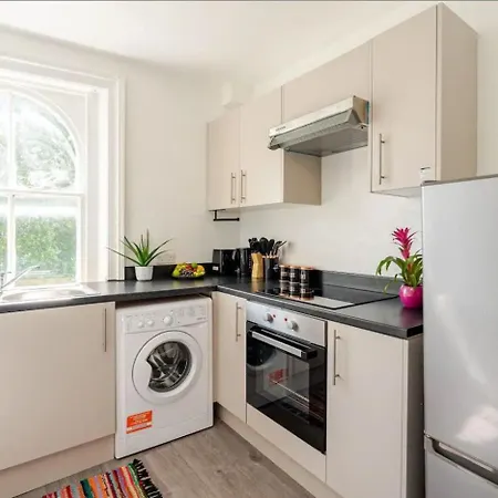 #15 Charming Notting Hill Retreat *