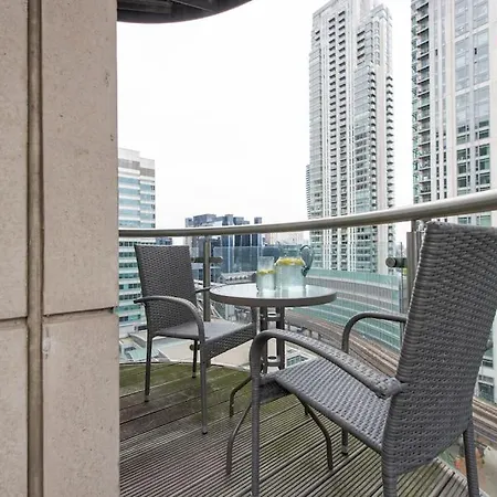 24hr Concierge, Gym, Pool, Museum, Shopping Centre Apartment London