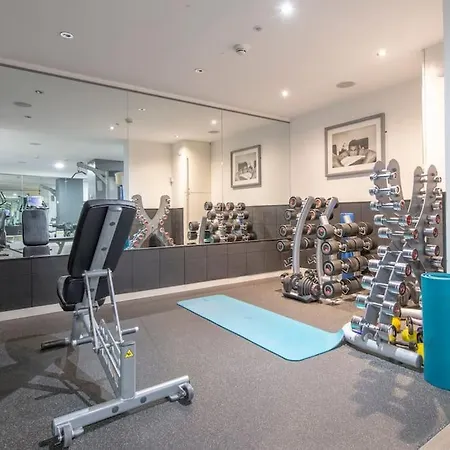 Apartment 24hr Concierge, Gym, Pool, Museum, Shopping Centre London