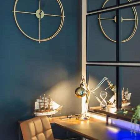 24hr Concierge, Gym, Pool, Museum, Shopping Centre Apartment London