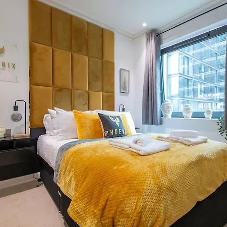 24hr Concierge, Gym, Pool, Museum, Shopping Centre * London