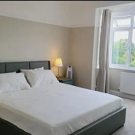 Beautiful 4bedroom 2bath Wifi And Free Parking Apartment