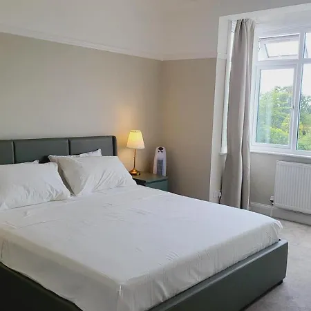 Beautiful 4bedroom 2bath Wifi And Free Parking