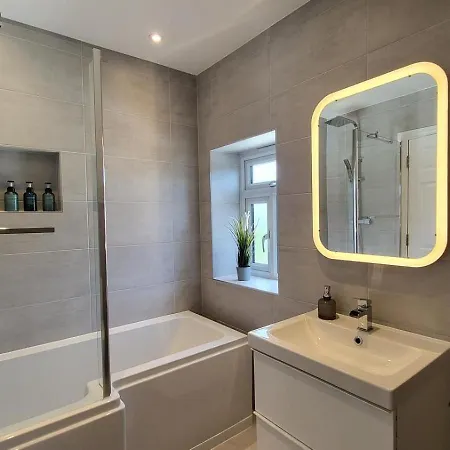 Apartment Beautiful 4bedroom 2bath Wifi And Free Parking South Norwood
