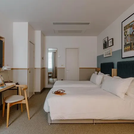 Club Quarters City, Hotel