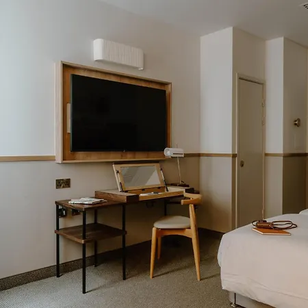 Hotel Club Quarters City, 4*