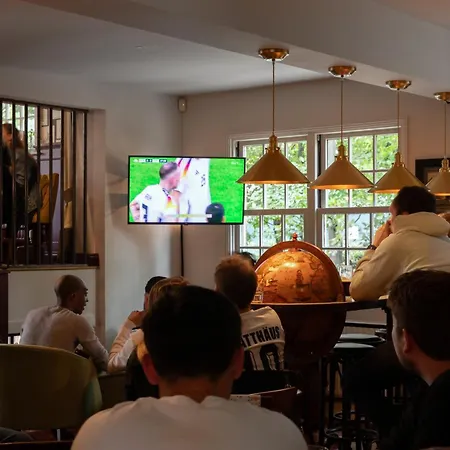The Pilot Inn Мини-отель Лондон