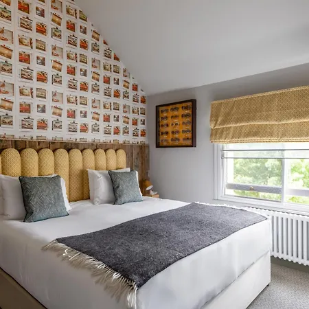 The Pilot Inn Мини-отель 3*