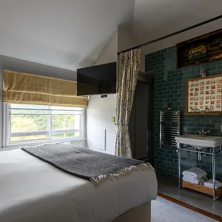 The Pilot Inn Мини-отель Лондон