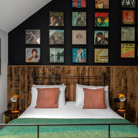 The Pilot Inn Мини-отель 3*