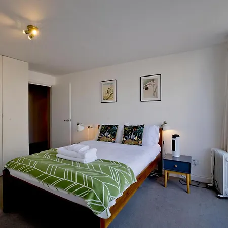 Old St Penthouse Apartment