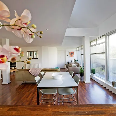 Old St Penthouse Apartment *