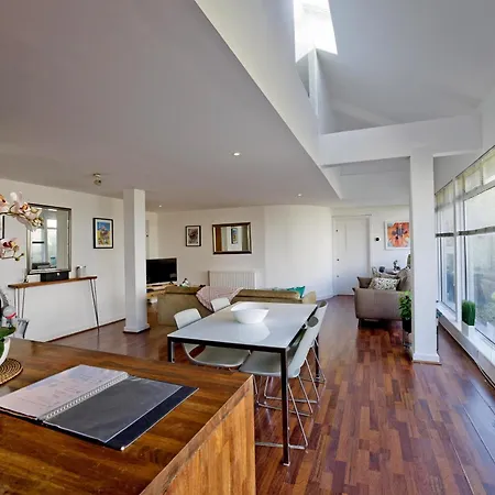 Old St Penthouse Apartment *