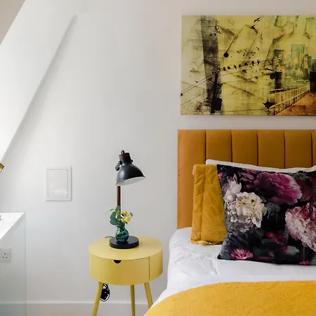 Phenomenal 5bedroom Design House For Nomads Xxl Groups Appartamento