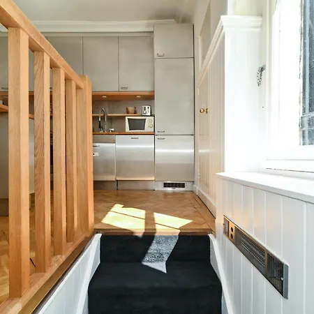 Apartment Spacious Soho On Quaint Cobbled Street