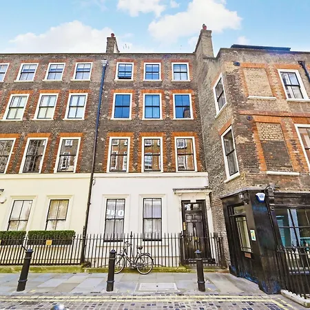 Spacious Soho On Quaint Cobbled Street Apartment London