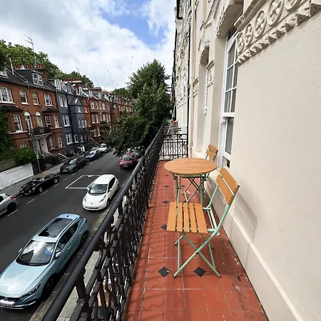 Avonmore West Kensington Private *