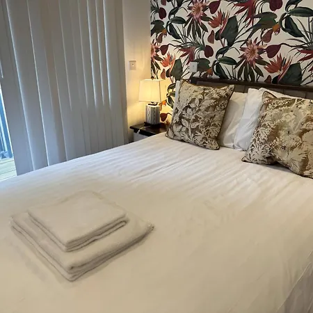 Avonmore West Kensington Private Bed & Breakfast *