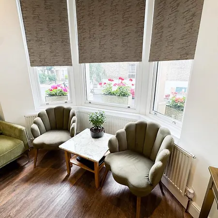 Avonmore West Kensington Private Bed & Breakfast *