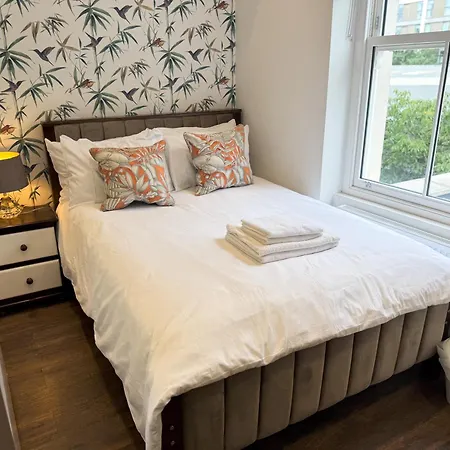Avonmore West Kensington Private Bed & Breakfast *