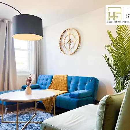 Apartment Last-minute Specials L Premium On 2 Double Bed For 6 Guests L Deals L Hofin Short Lets & Serviced London